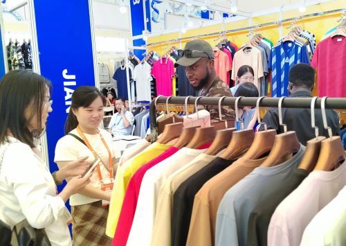 華交會展商業(yè)務快速恢復，服飾行業(yè)迎來新機遇